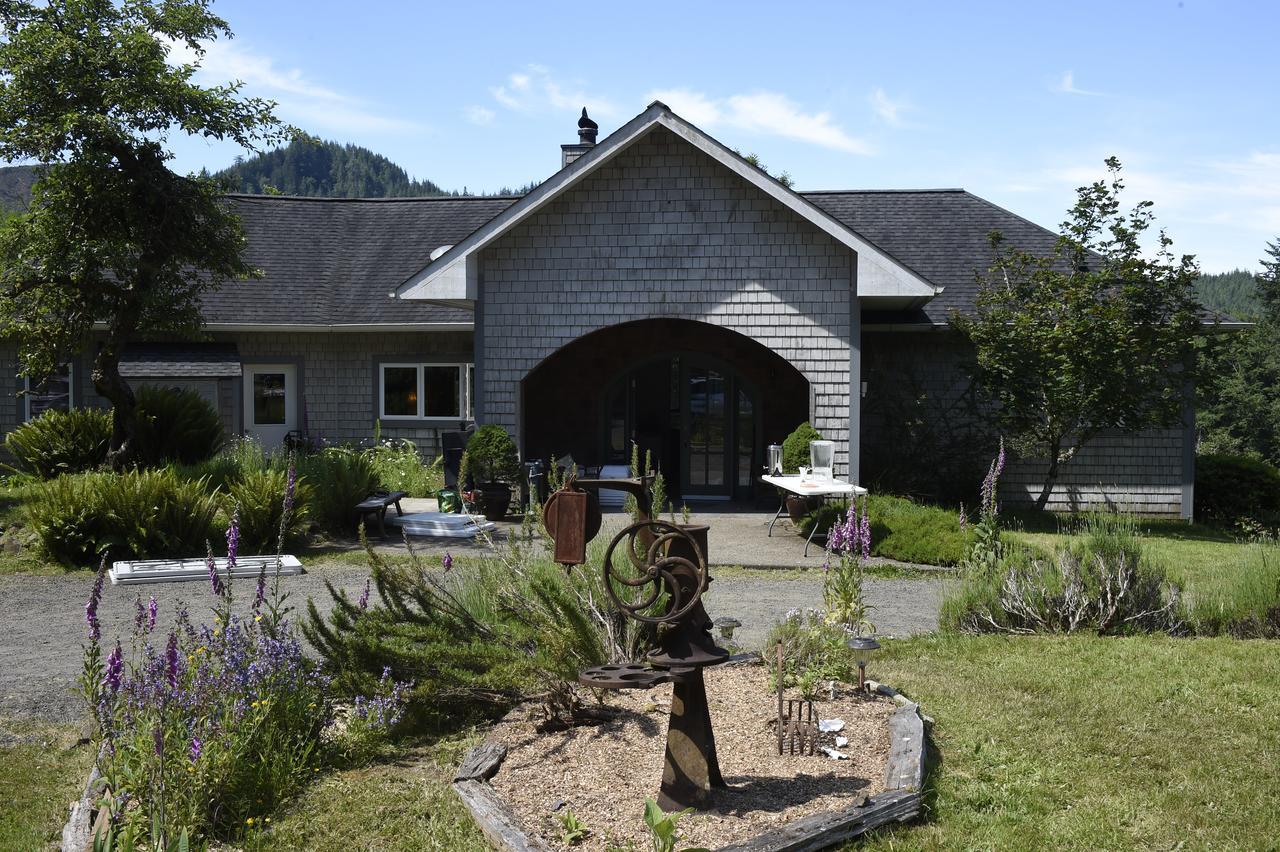 Lucky Mud Inn And Disc Golf Resort Skamokawa Esterno foto